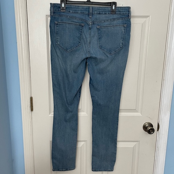 NYDJ Distressed Ankle Denim Jeans Women’s 14 Medium Wash Lift Tuck LIKE NEW! - Picture 3 of 7
